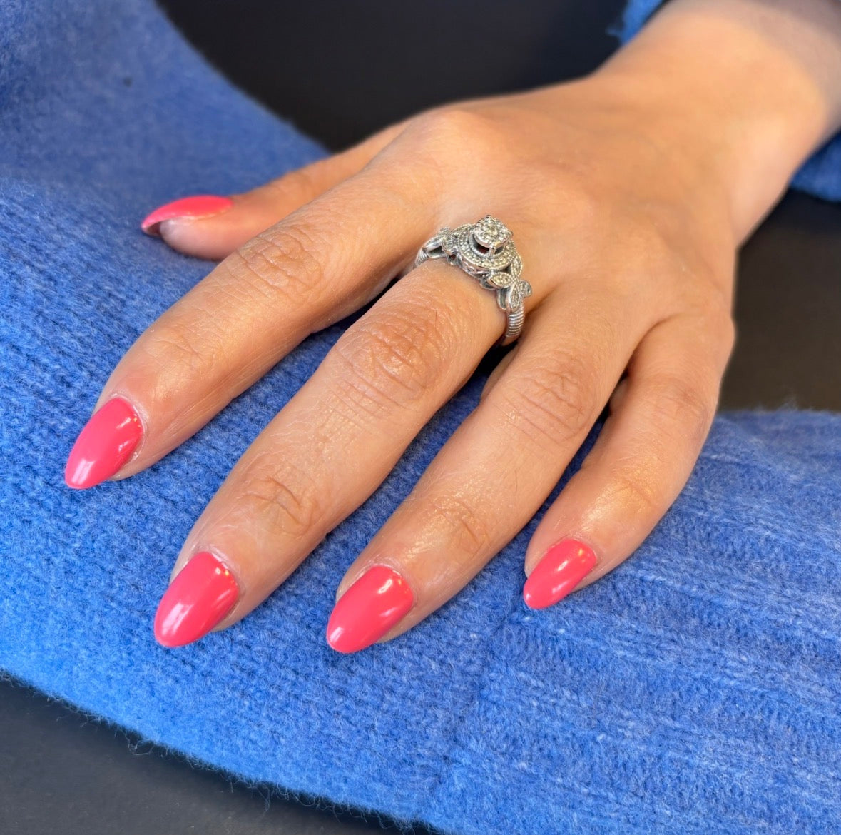 Gellack – Rose Porcelain