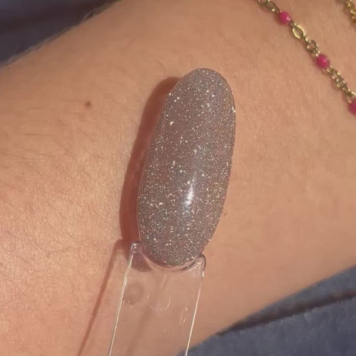 Indlæs video: Gel Neglelak – Champagn Rain