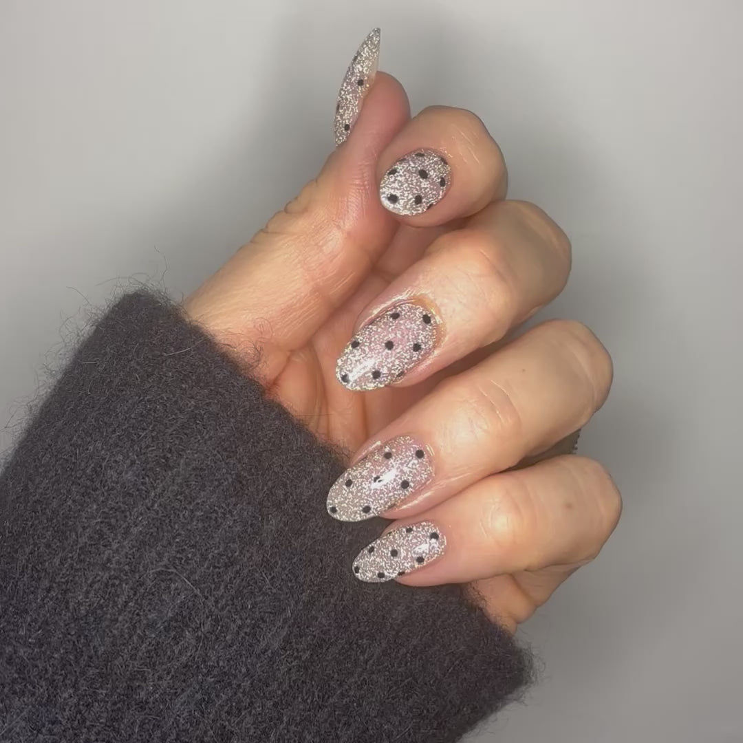 Indlæs video: Midnight Bubbles - Shop The Look - Hele Pakken